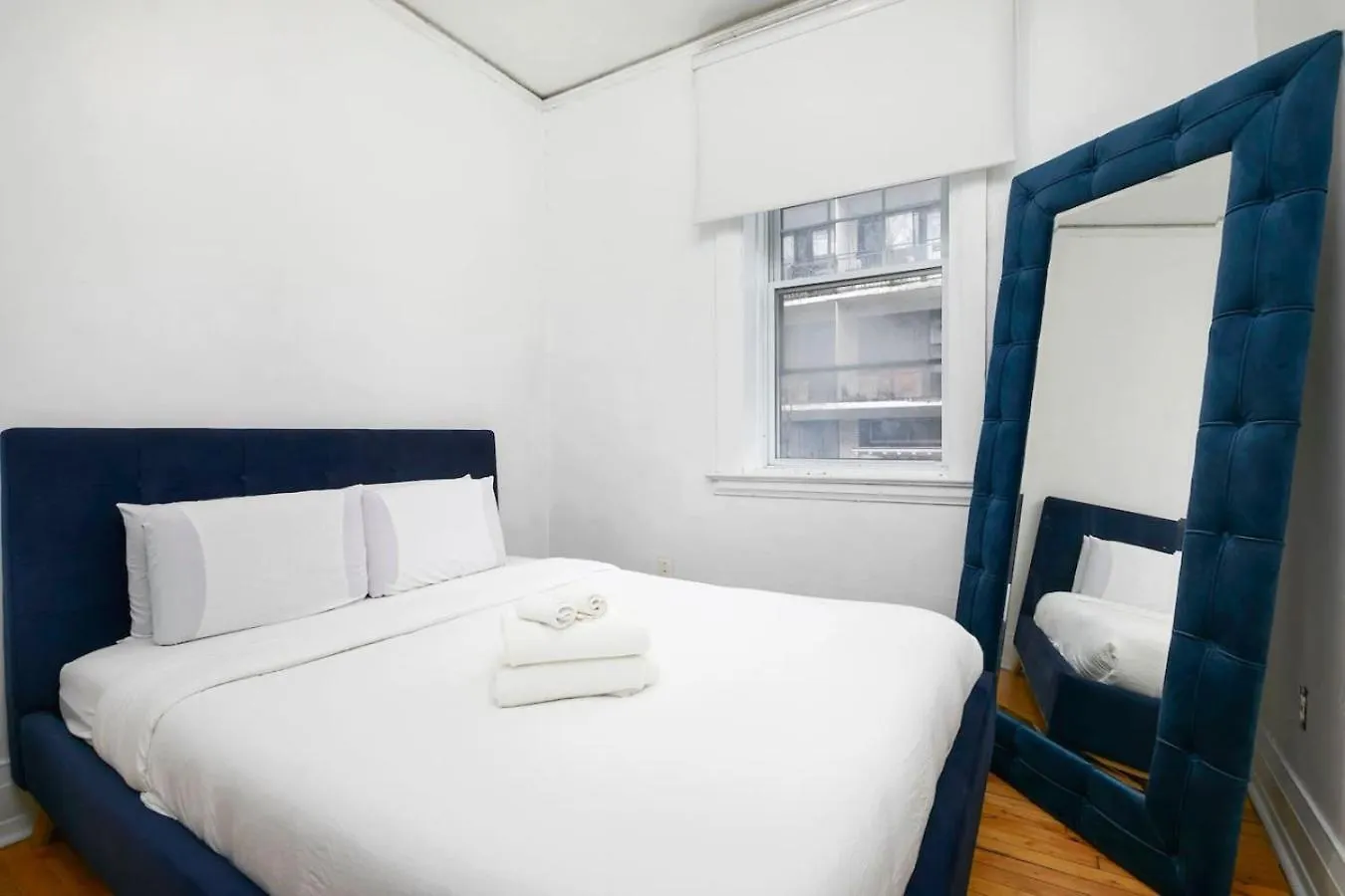 モントリオールChic 4Br Haven Sunlit In Downtown Mtl Zh8アパートメント