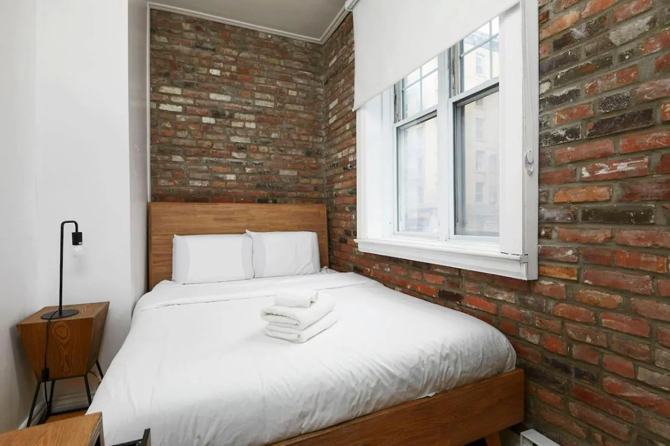 アパート モントリオールChic 4Br Haven Sunlit In Downtown Mtl Zh8アパートメント