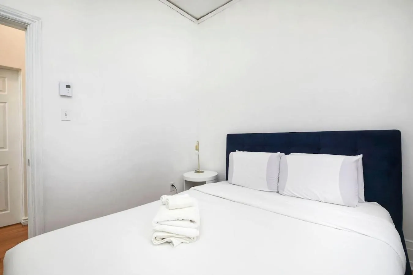 モントリオールChic 4Br Haven Sunlit In Downtown Mtl Zh8アパートメント 0*, モントリオール
