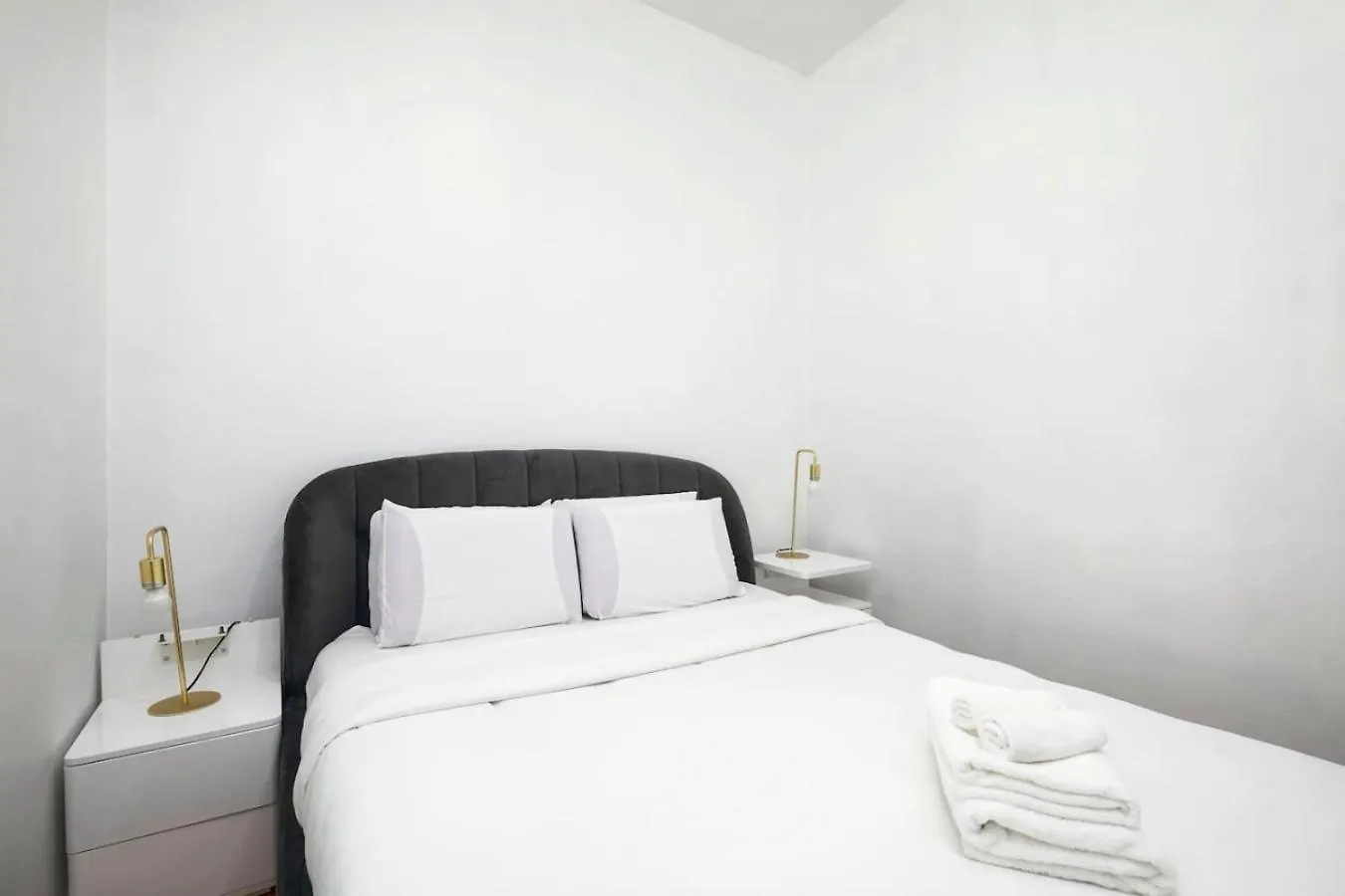 アパート モントリオールChic 4Br Haven Sunlit In Downtown Mtl Zh8アパートメント